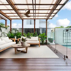 Luxury Tri-level Duplex In Mermaid - Coasthm Holiday home